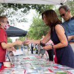 Seeking familiarity in her new city, Governor Hochul visits Art on Lark